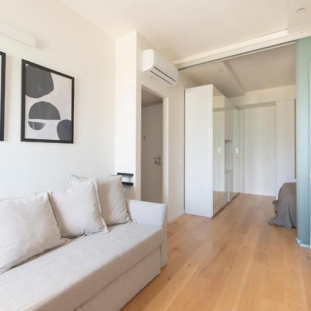 Modern & Stylish Near Isola & Central Station Milan Bagian luar foto