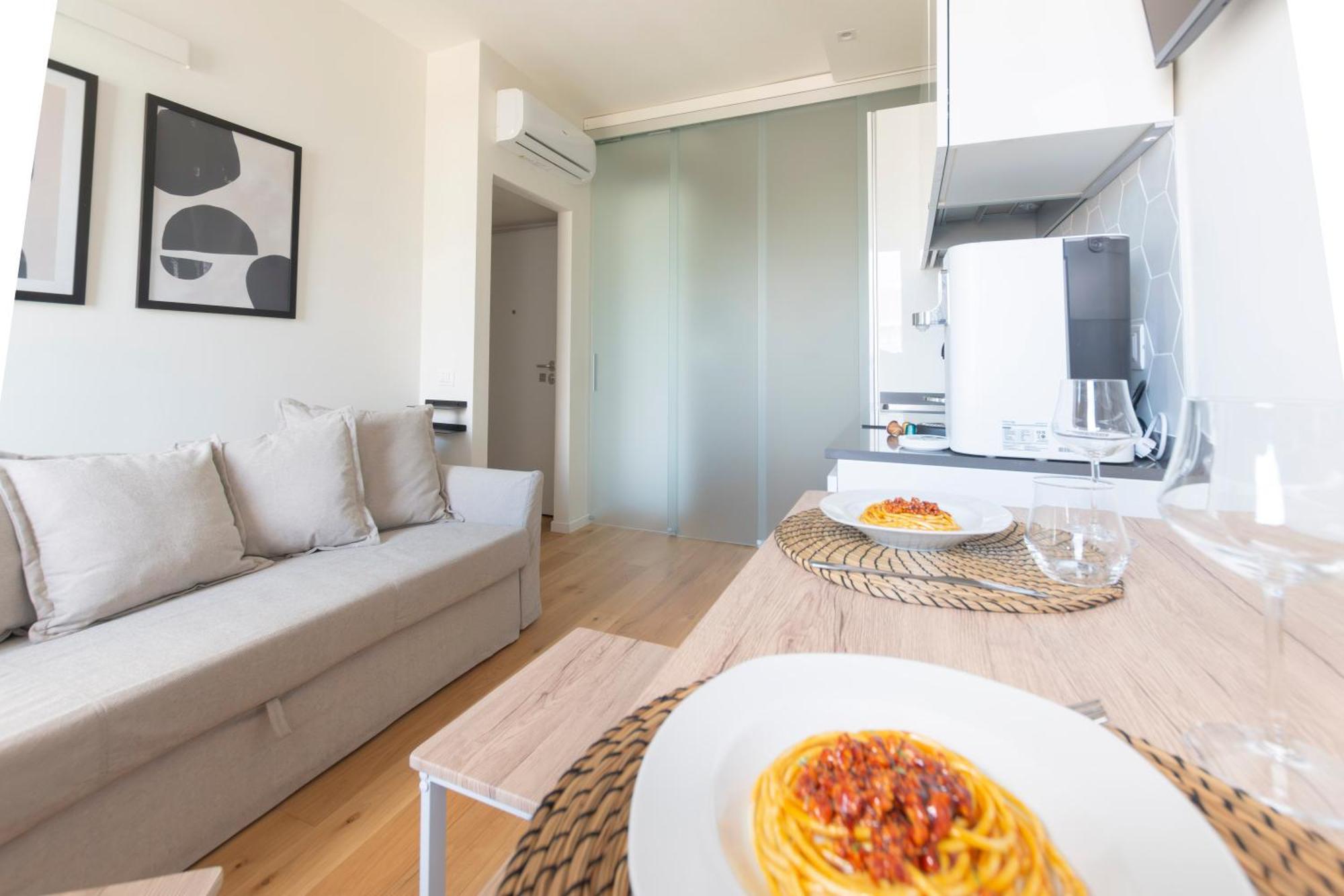 Modern & Stylish Near Isola & Central Station Milan Bagian luar foto