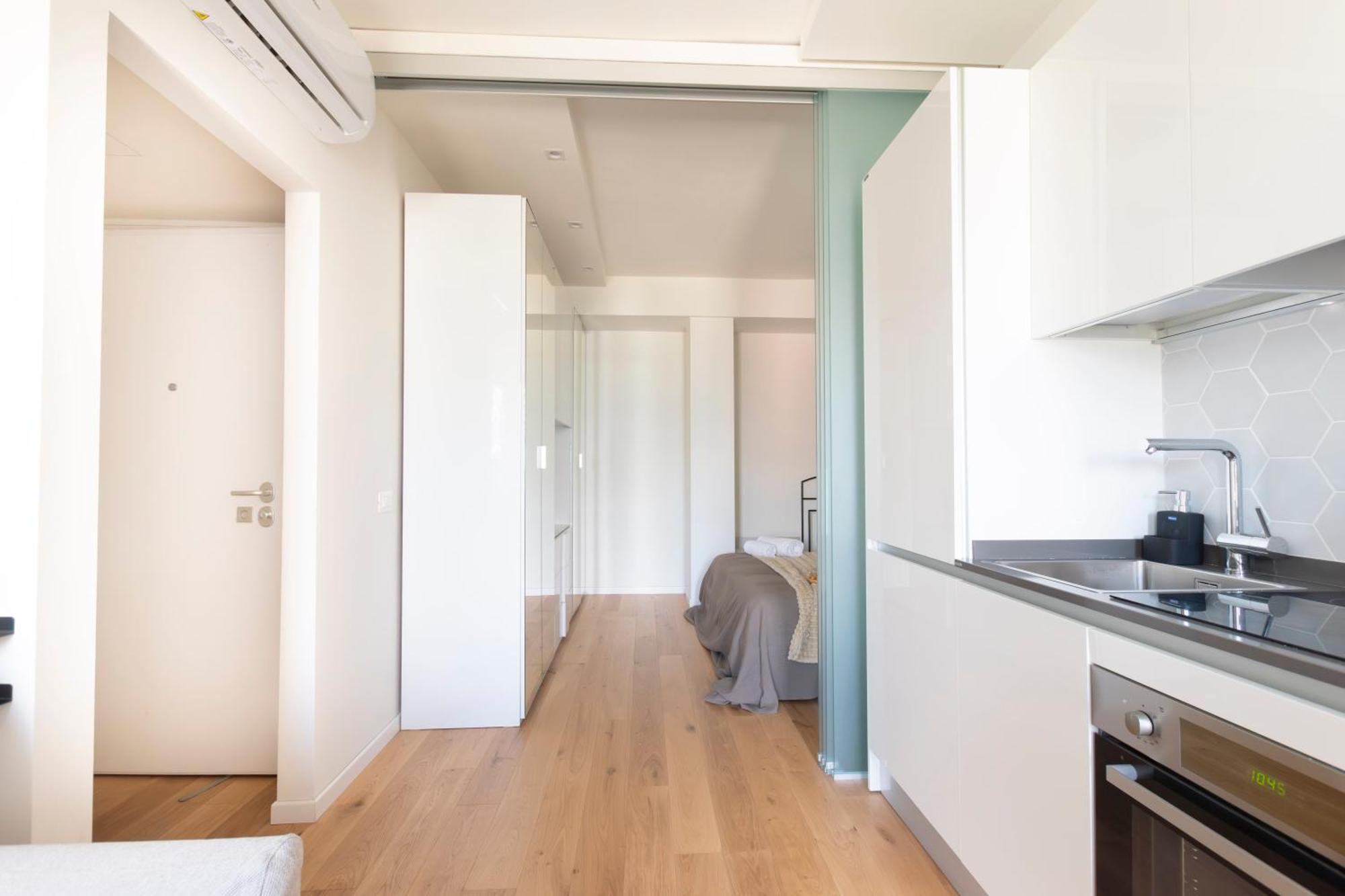 Modern & Stylish Near Isola & Central Station Milan Bagian luar foto