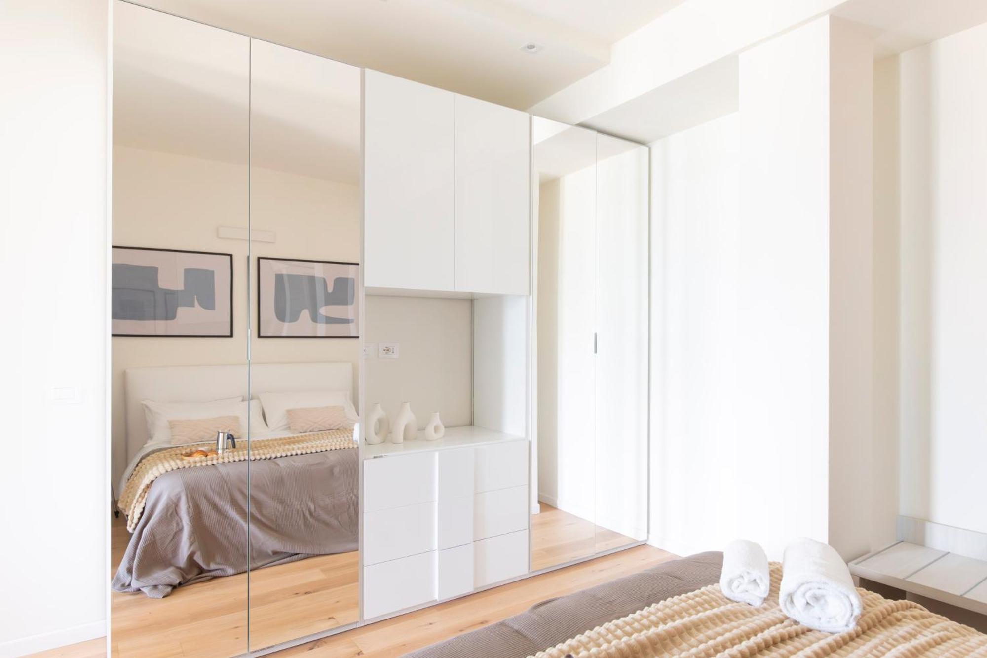 Modern & Stylish Near Isola & Central Station Milan Bagian luar foto