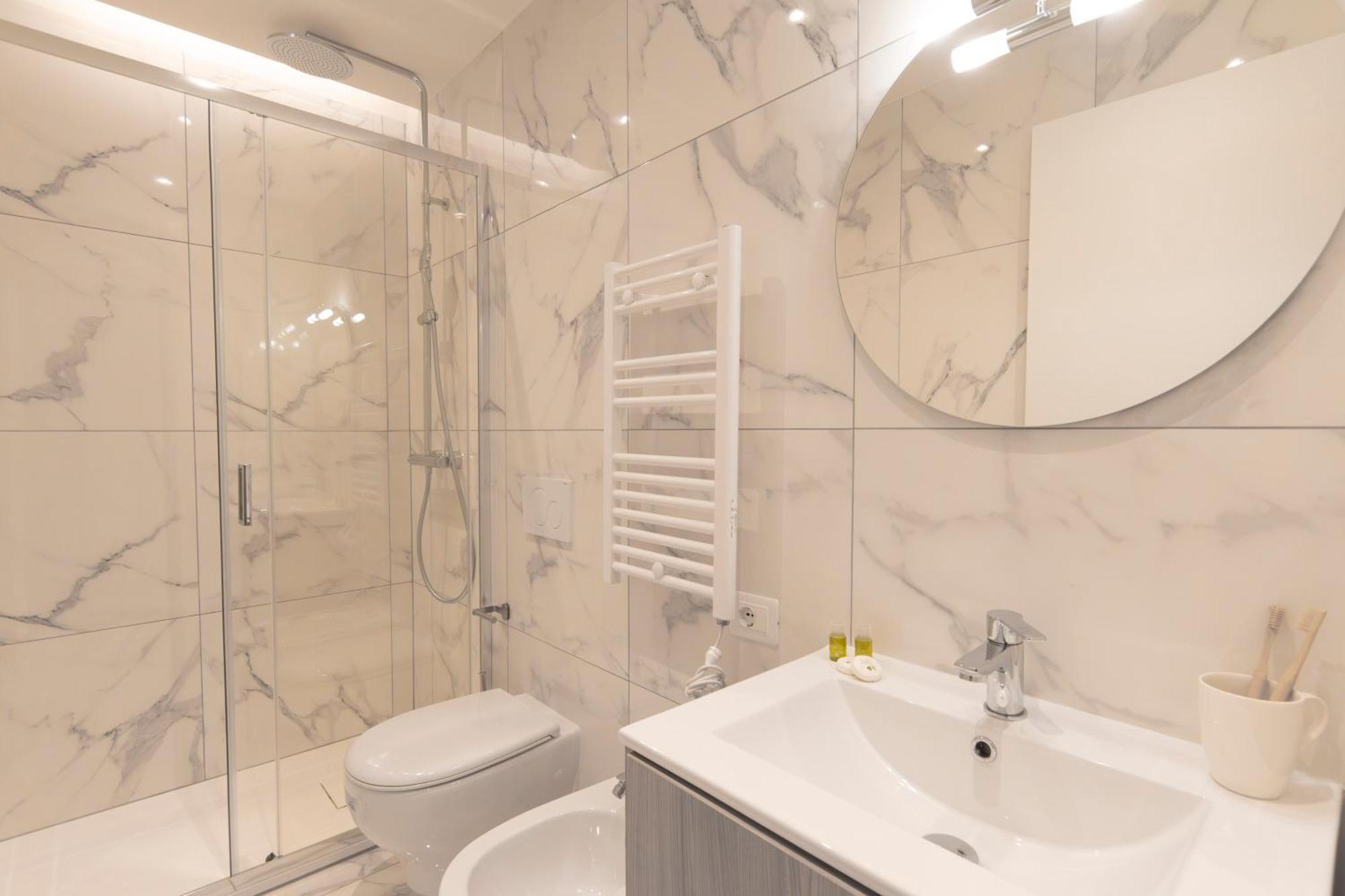 Modern & Stylish Near Isola & Central Station Milan Bagian luar foto